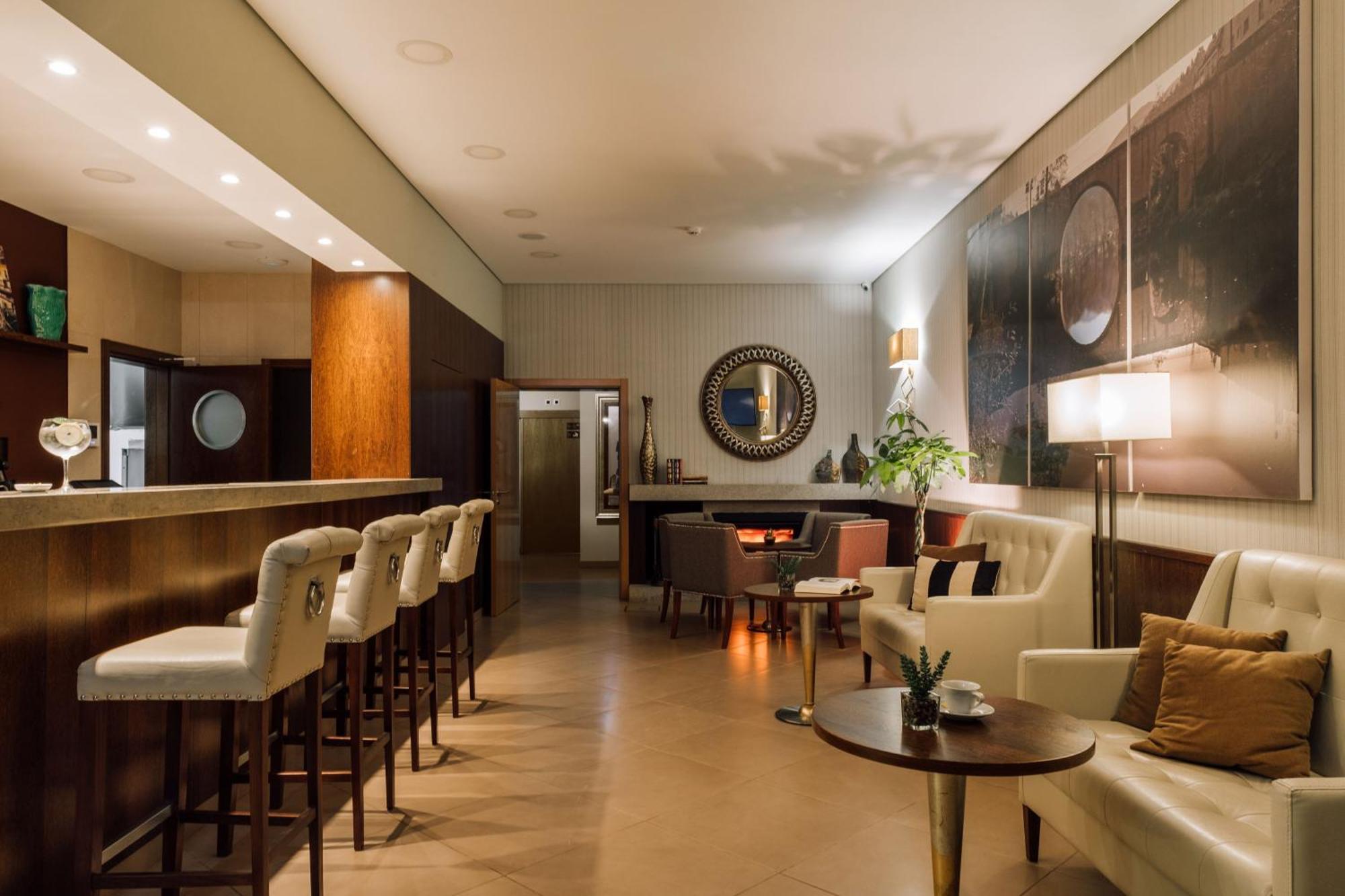 Alva Valley Hotel Оливейра-ду-Ошпитал Экстерьер фото