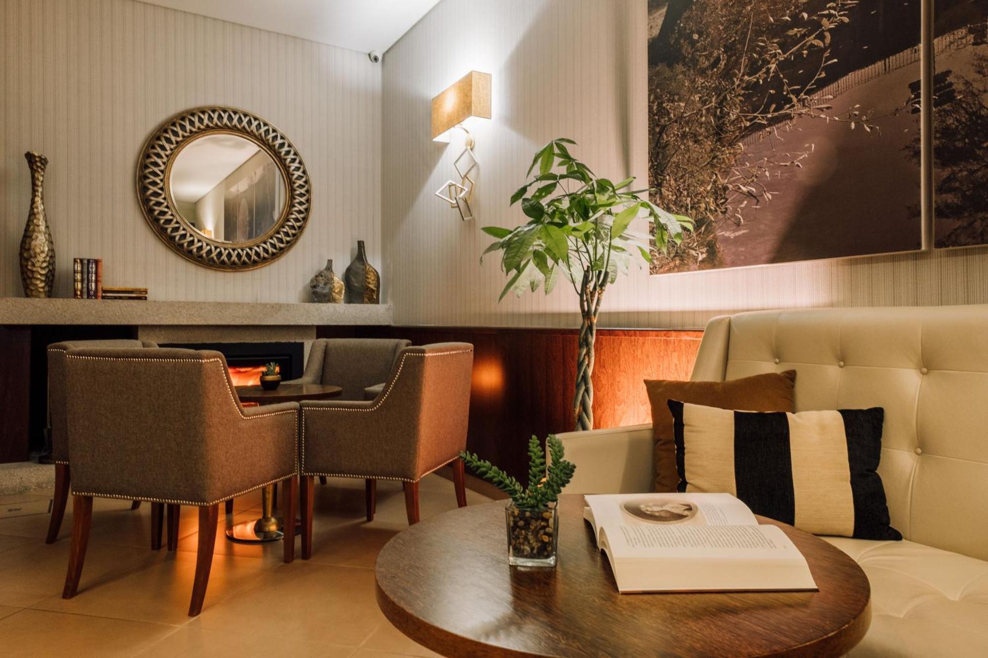 Alva Valley Hotel Оливейра-ду-Ошпитал Экстерьер фото