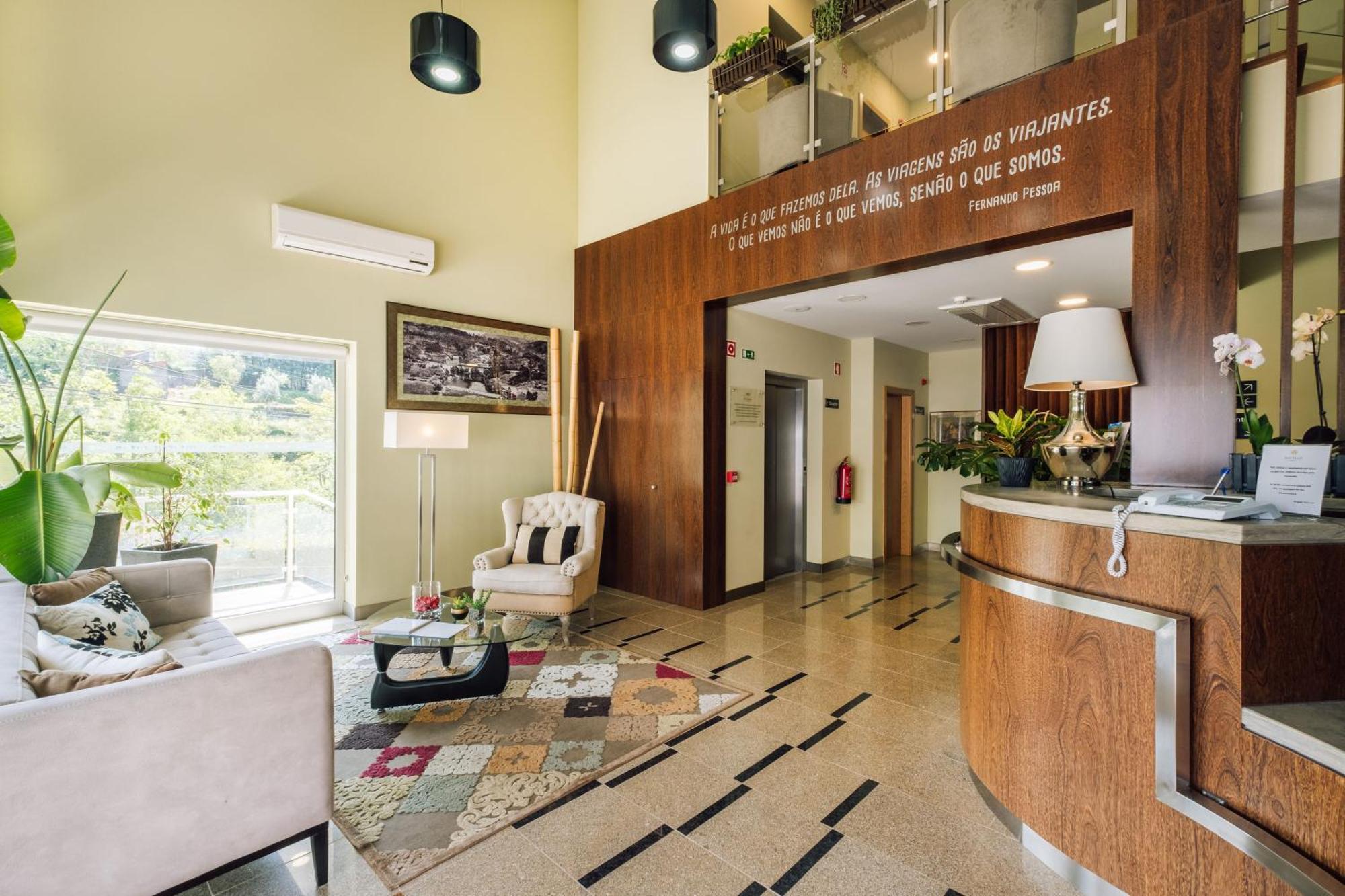 Alva Valley Hotel Оливейра-ду-Ошпитал Экстерьер фото