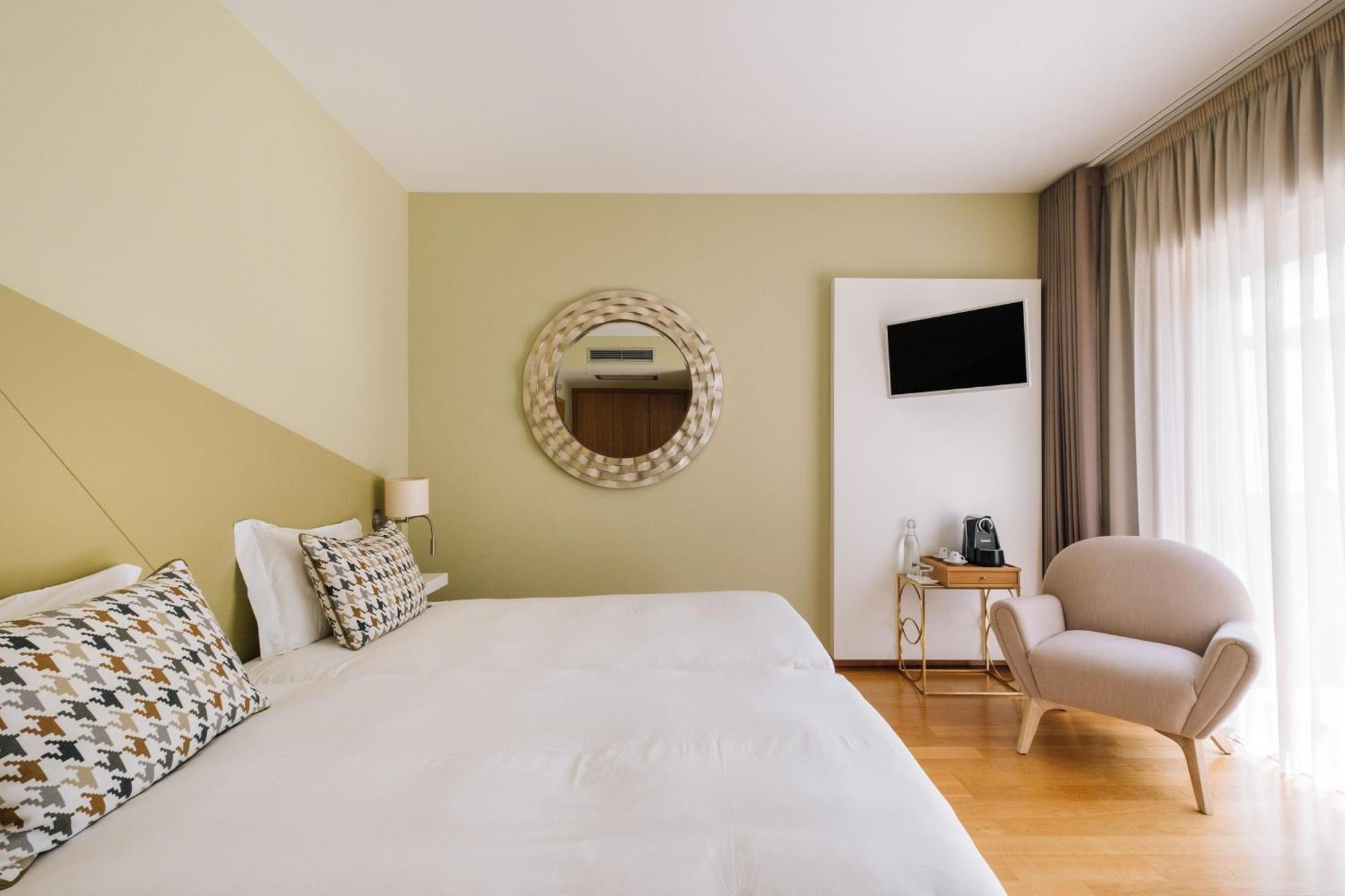 Alva Valley Hotel Оливейра-ду-Ошпитал Экстерьер фото