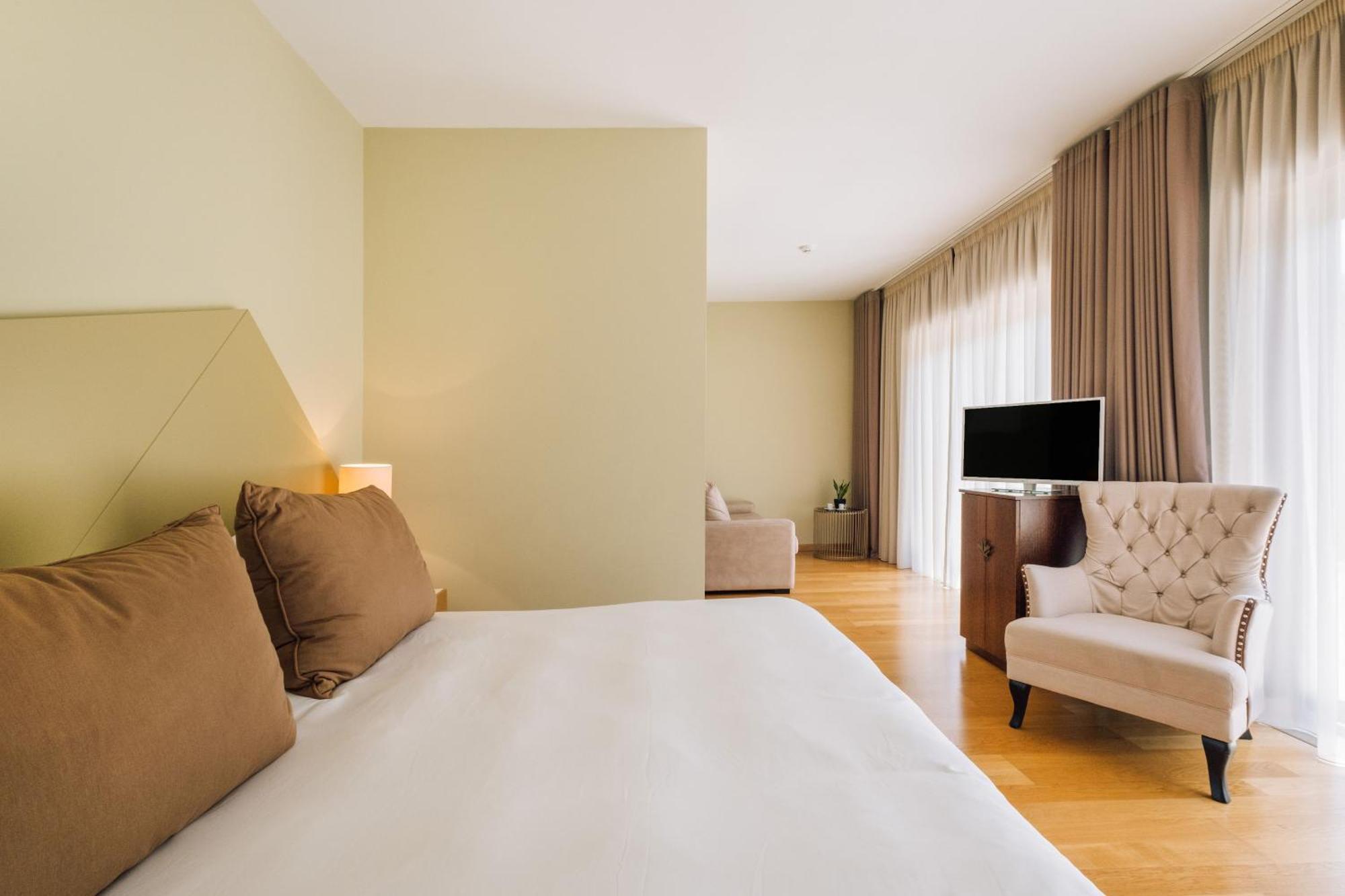 Alva Valley Hotel Оливейра-ду-Ошпитал Экстерьер фото