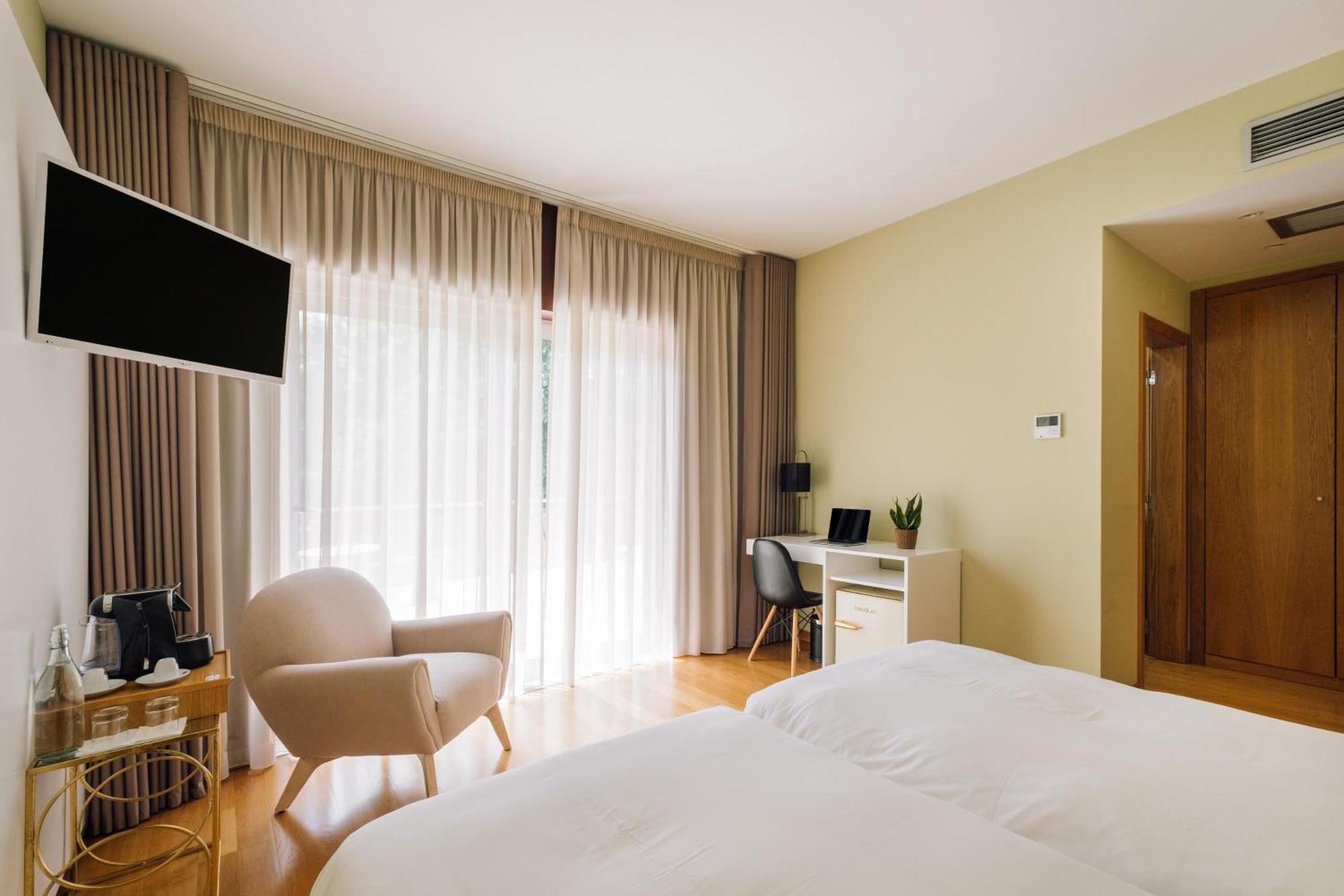 Alva Valley Hotel Оливейра-ду-Ошпитал Экстерьер фото