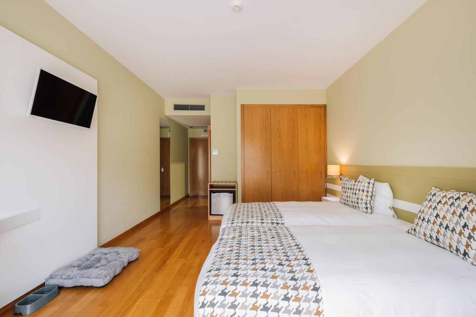 Alva Valley Hotel Оливейра-ду-Ошпитал Экстерьер фото