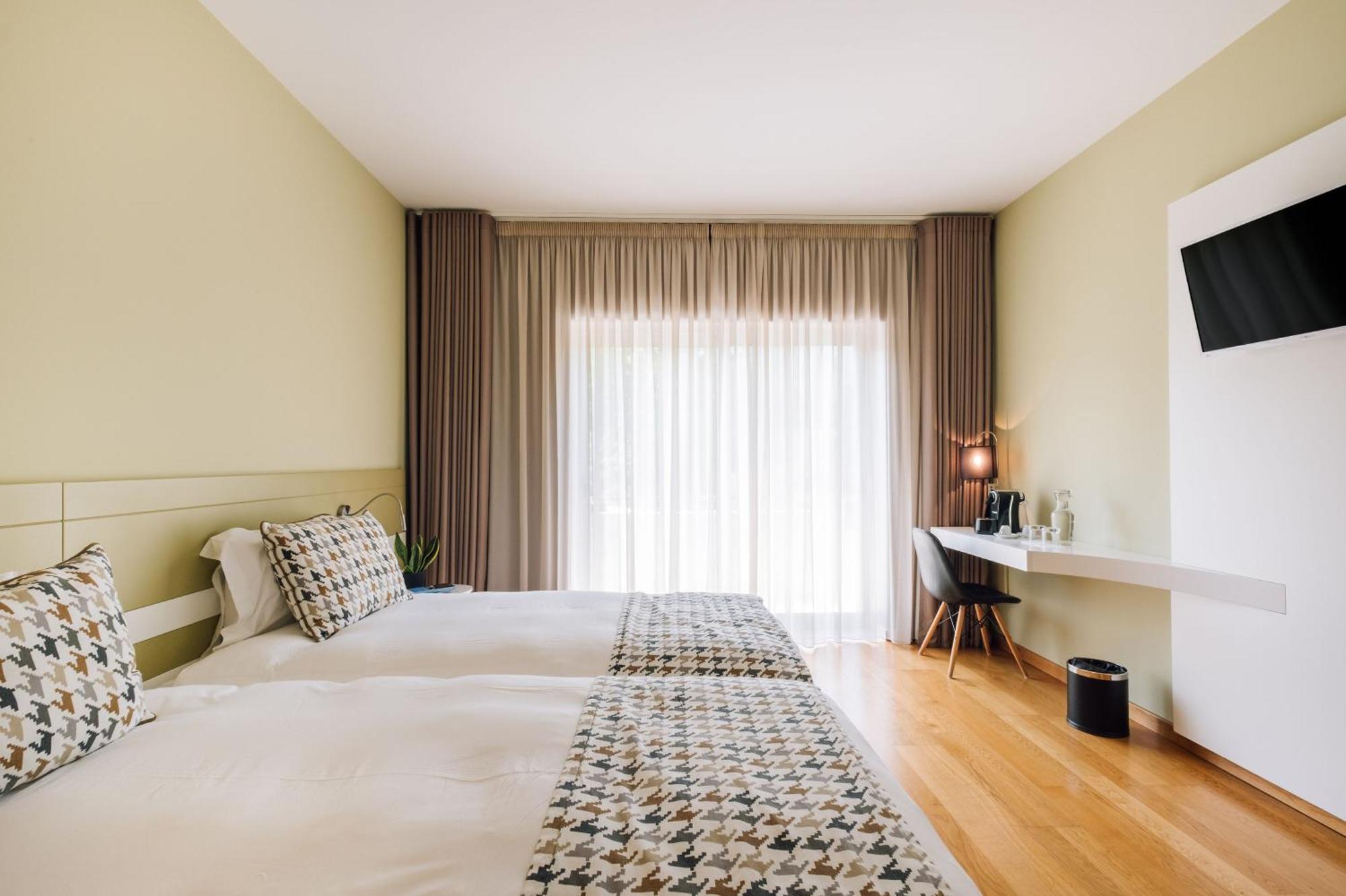 Alva Valley Hotel Оливейра-ду-Ошпитал Экстерьер фото