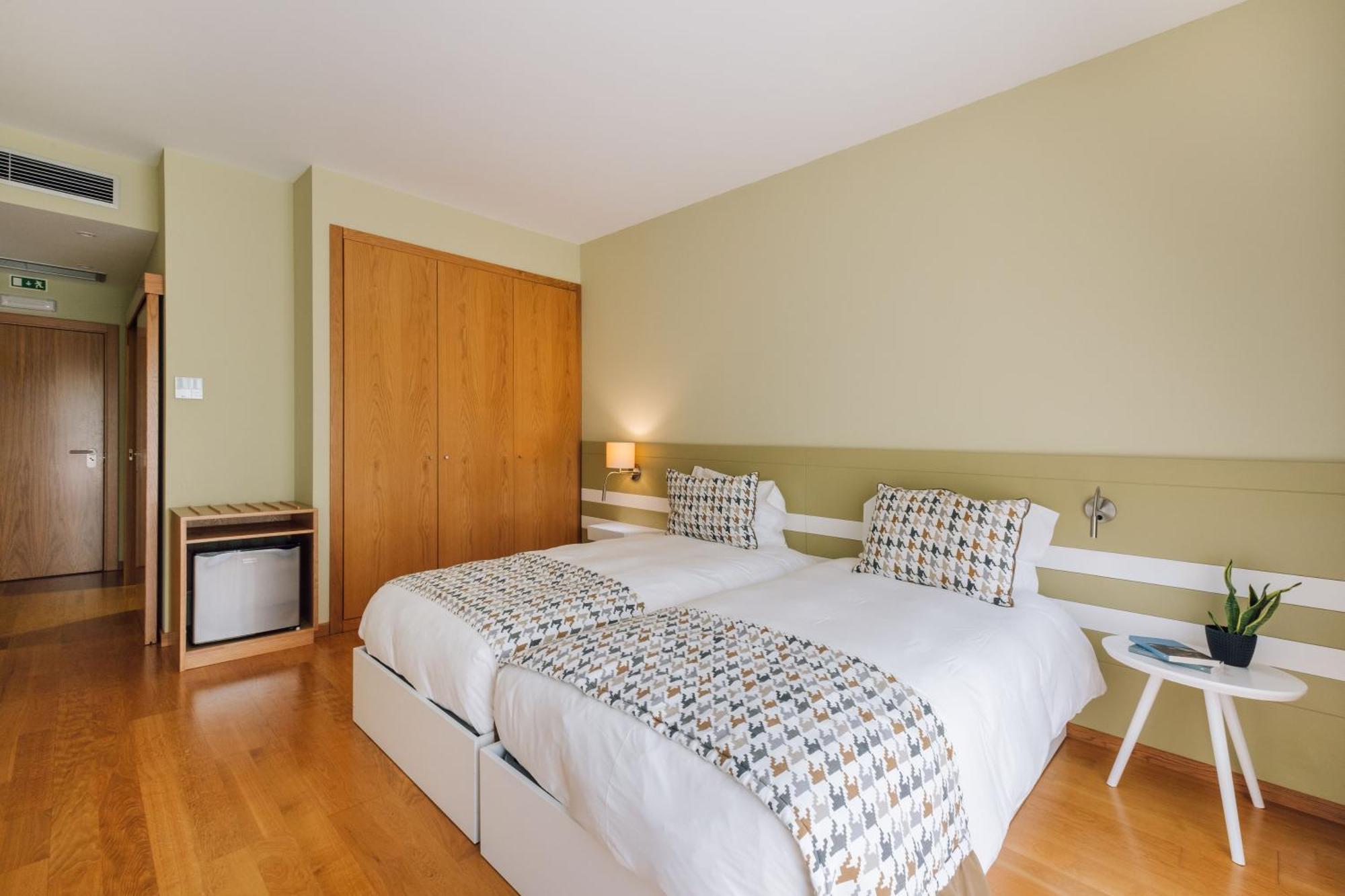Alva Valley Hotel Оливейра-ду-Ошпитал Экстерьер фото
