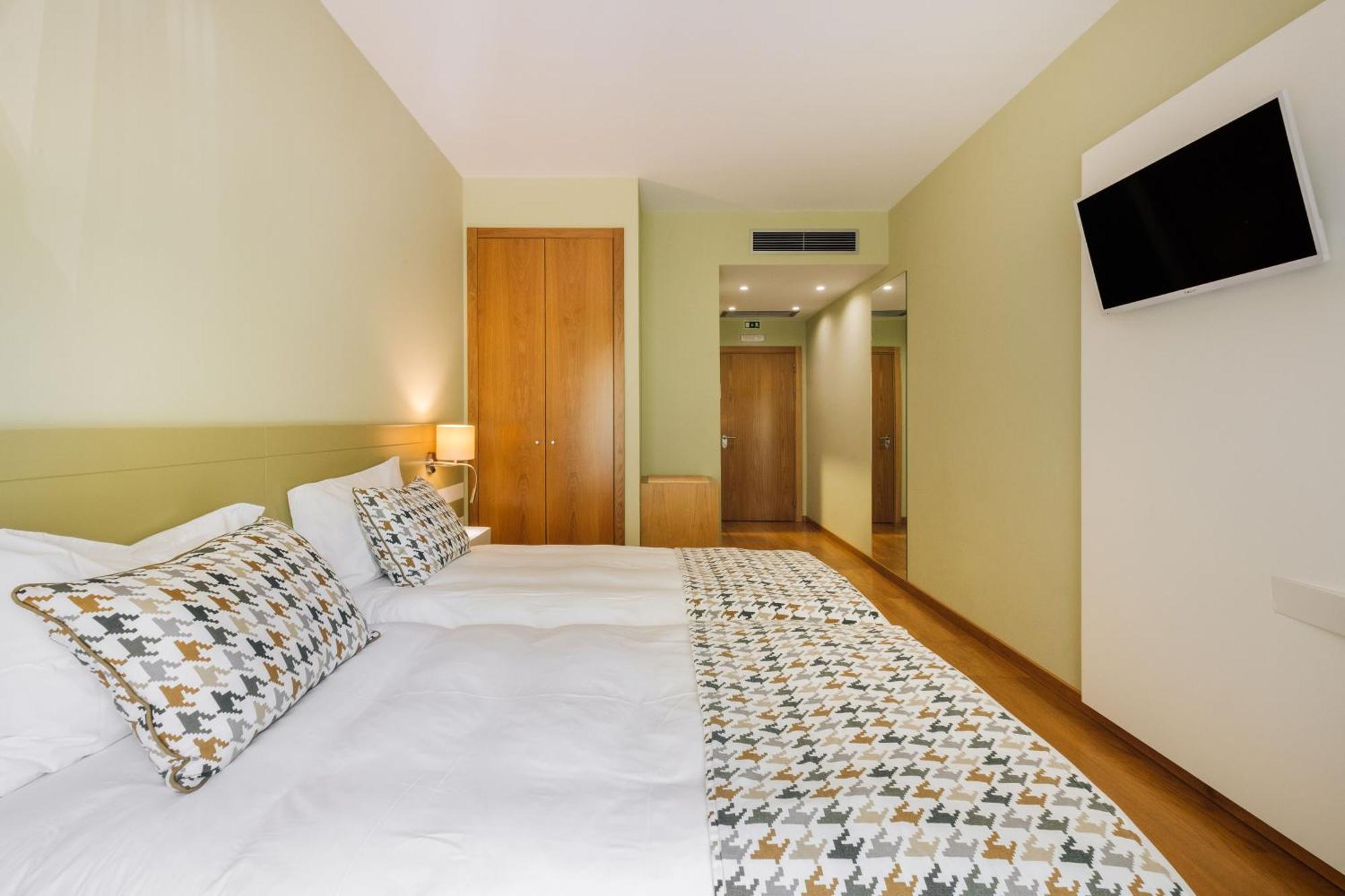 Alva Valley Hotel Оливейра-ду-Ошпитал Экстерьер фото
