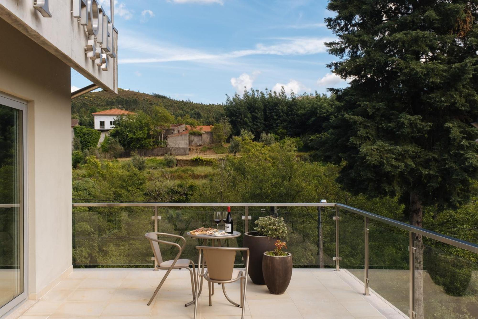 Alva Valley Hotel Оливейра-ду-Ошпитал Экстерьер фото